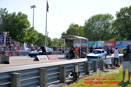 Monty Stotz - 'Blue Thunder' (near lane) vs 
Neil Girot - 'Twist 'n Shout' (far lane)